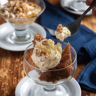 Baclava con Helado de Vainilla