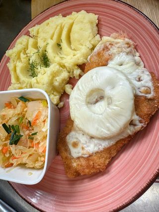 Kotlet drobiowy po hawajsku