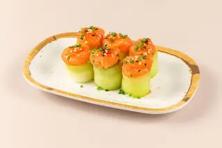 Gunkan Pepino e Salmão | 6 un