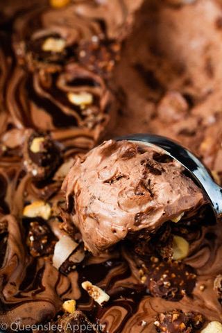 Helado Ferrero y avellanas (700 ml.)