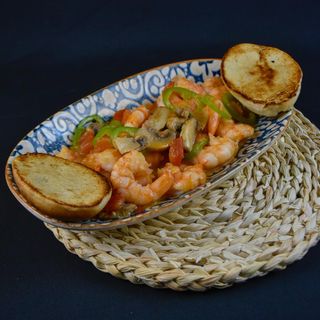 Тигровые креветки в чесночном соусе