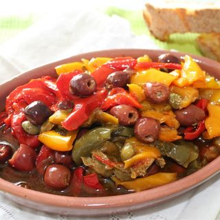 Peperoni ,capperi e olive gr250