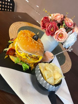 Hambúrguer à Casa
