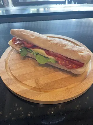 Čabata-sendvič kulen sir,prilog 170gr