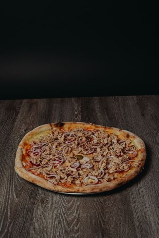 Pizza Tonno srednja