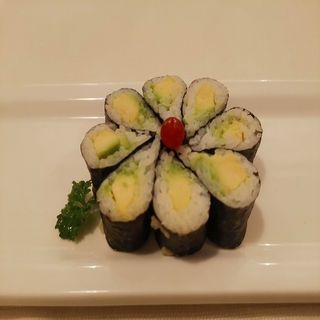64 Avocado maki