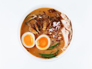 Рамен зі свининою (гострий) (600g)