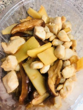 24.POLLO CON FUNGHI BAMBÃ