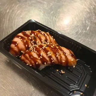 Nigiri salmon flameado （NEW)