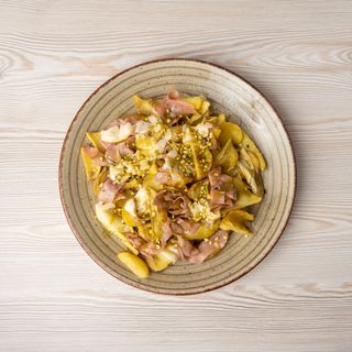 Patate dipper provola, pistacchio e mortedella 