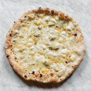 Quattro Formaggi + bevanda