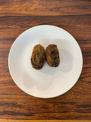 Croqueta De Calamar En Su Tinta