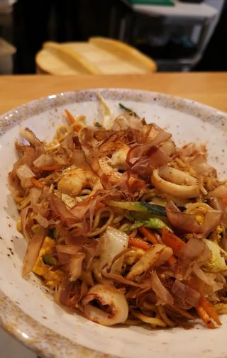 Yakisoba De Calamar, Verduras Y Gambas