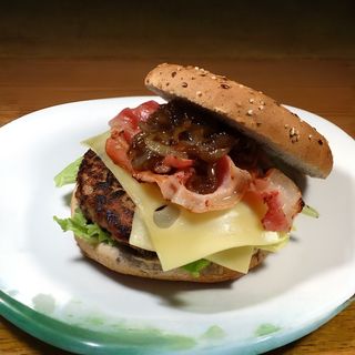 Hamburguesa, Huevo, Bacon, Cebolla, Queso