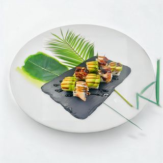 89. Tempura Maki De Anguila Amb Aguacate (8 Uds.)