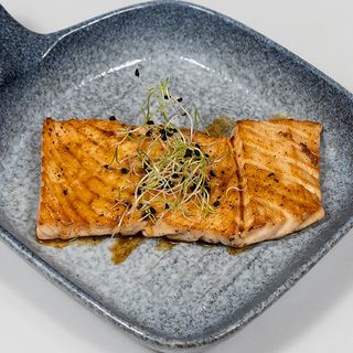 49.- Salmón a la Plancha