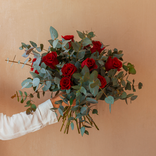 Ramo de 12 rosas rojas