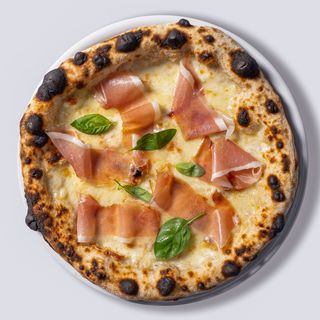 Pizza Quattro Formaggi e Speck