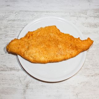 Pizza fritta femmena