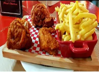 Menú Piezas De Pollo (3 Uds.) + Patatas + Bebida