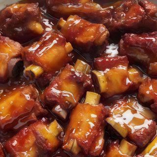 Costillas agridulces de horiente