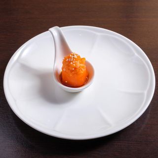 49. Gunkan Speciale, tartare di salmone e salsa ponzu - 1 pezzo