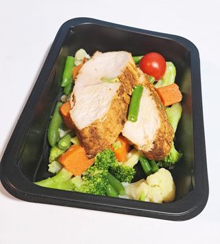 Куряче філе запечене з овочами (260г)