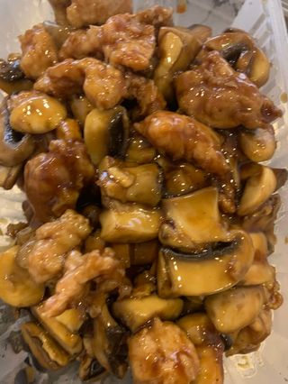 60. Свинско с печурки (750г)