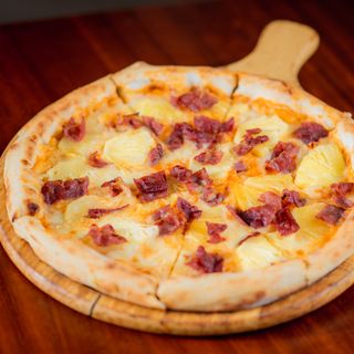 Hawaiian Pizza (Beef Bacon)
