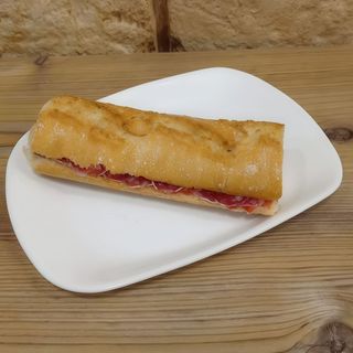 Bocadillo Fuet del País