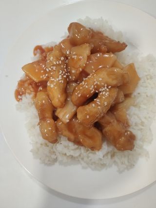 Piletina sa ananasom i pirinčem —S