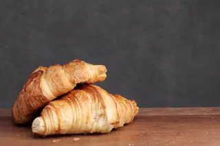 Croissant cu unt