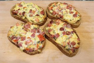 Бутерброды с копчёной говядиной (2 шт, 250г)