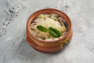 Курица с грибами в сливочном соусе (300 гр.)