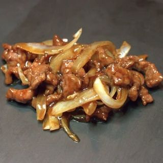 Ternera Con Cebollas