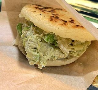 Arepa Reina Pepiada