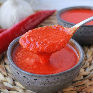 Tarrito de mojo rojo y verde