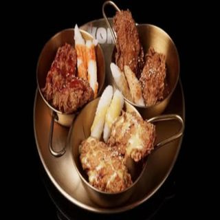 Alitas koryo con 3 salsas (6 pzs.)