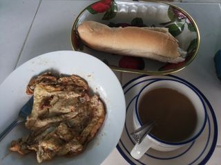 Café + Omelette + Pain