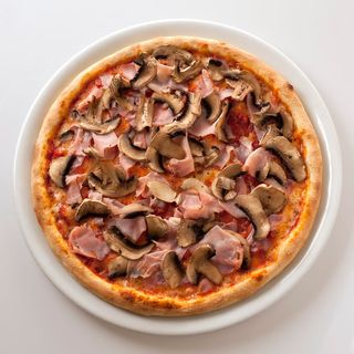Pizza Prosciutto Funghi