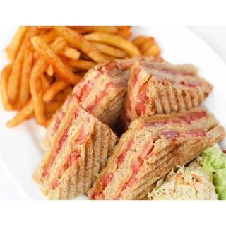 Classic Cheese & Tomato