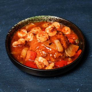 Gamberi piccanti con cipolle e peperoncino