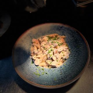 Paste cu piept de pui, ciuperci și smântână