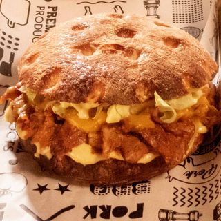 Бургер с месо от телешки опашки