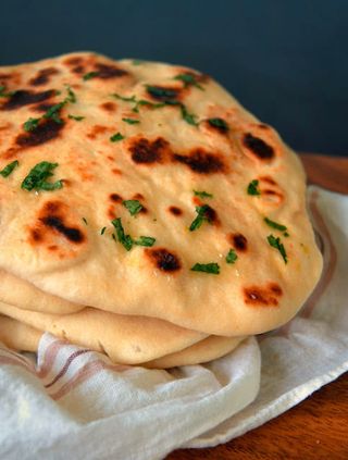 GARLIC NAAN