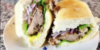 Bocadillo Pernil y Manchego