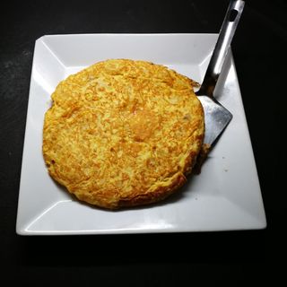 Tortilla De Cacheiras Con Chorizo