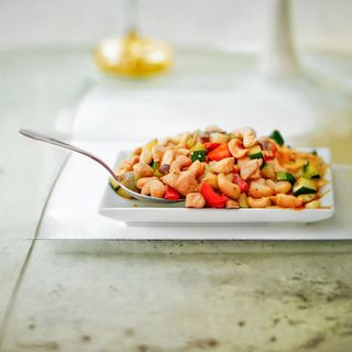 Пилешко с кашу, зеленчуци и гъби (250г)