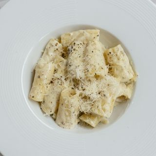 Rigatoni cacio e pepe