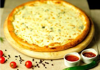 Pizza Quattro Formaggi  Ø 30cm